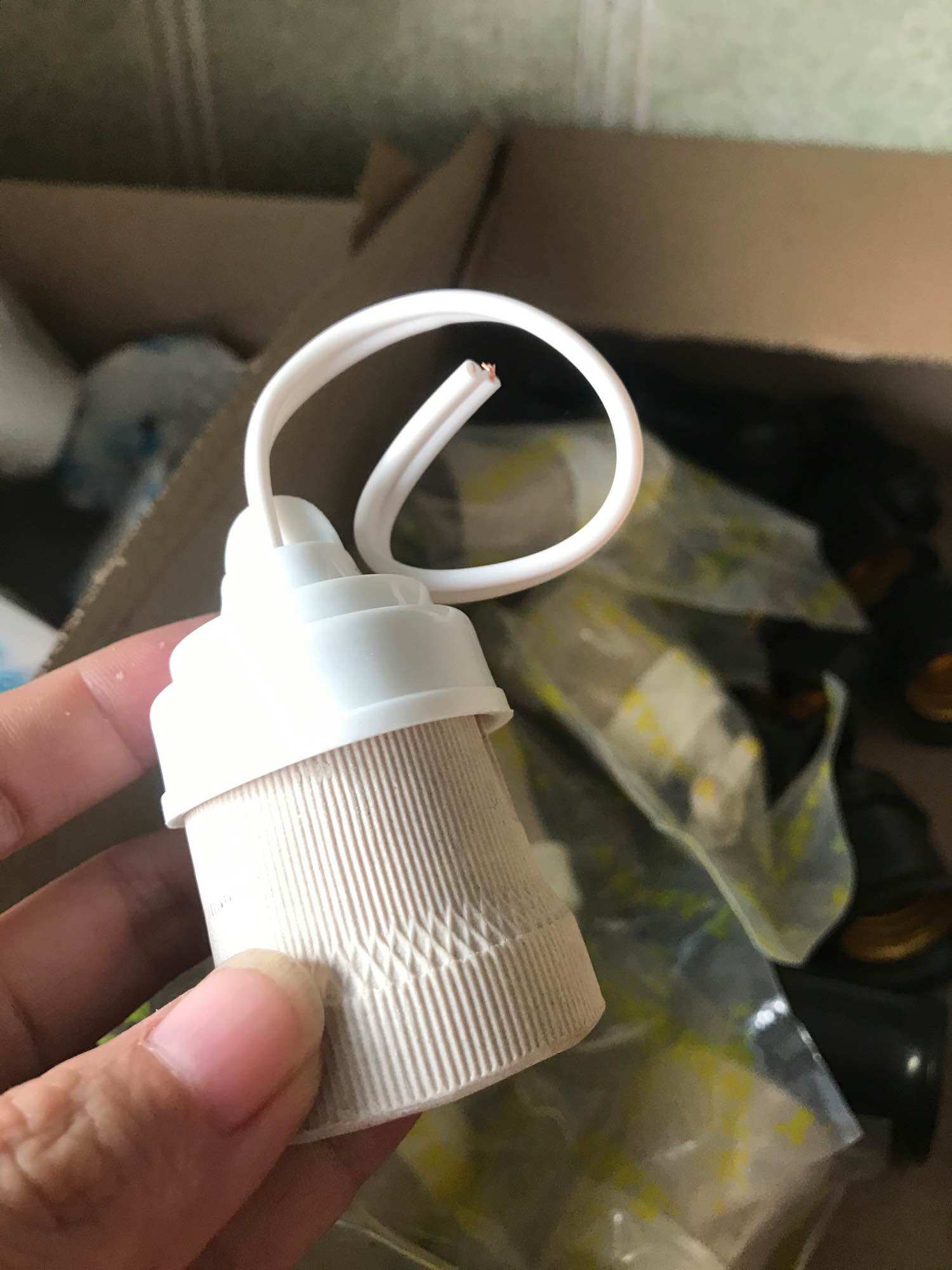 Đui sứ chịu nhiệt cao loại có dây