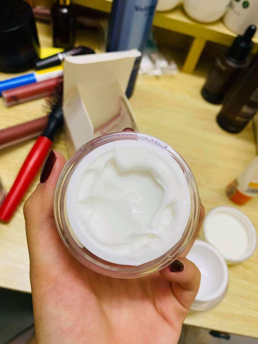 Serum mỹ phẩm nguyễn sen
