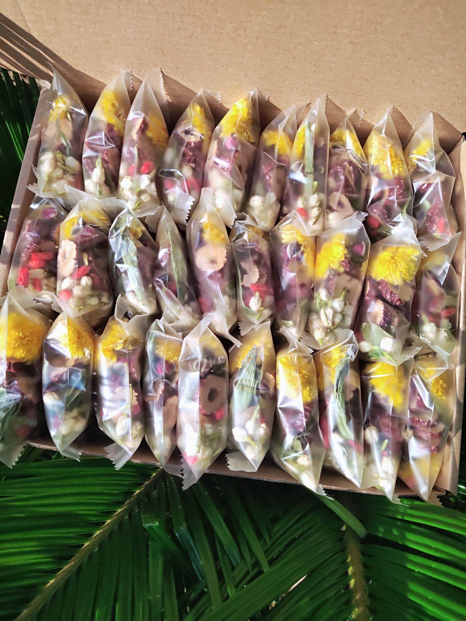 Trà dưỡng nhan bảy vị sét 30gói (mix táo đỏ -kỉ tử -long nhãn -hoa cúc -nụ hồng -nụ nhài -cỏ ngọt)