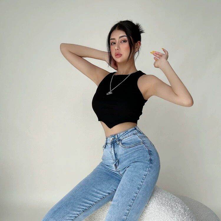 Áo croptop ba lỗ tà nhọn