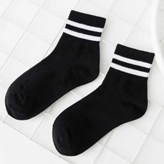 Vớ tất nữ Hàn Quốc sọc