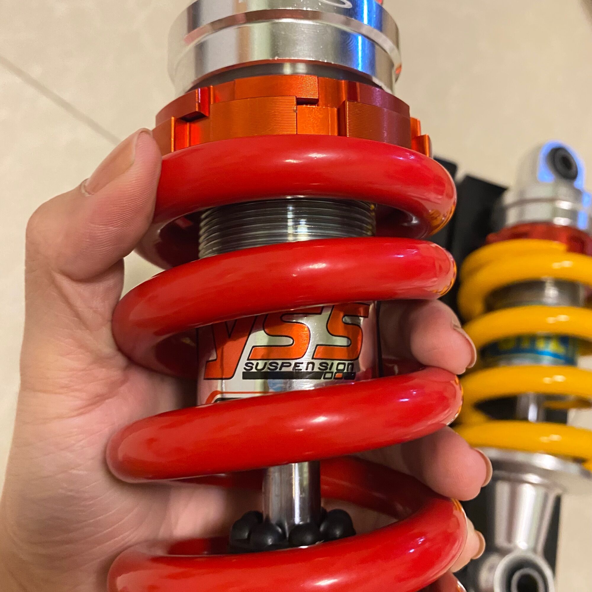 Phuộc nhún sau Ex 135 và Ex 150