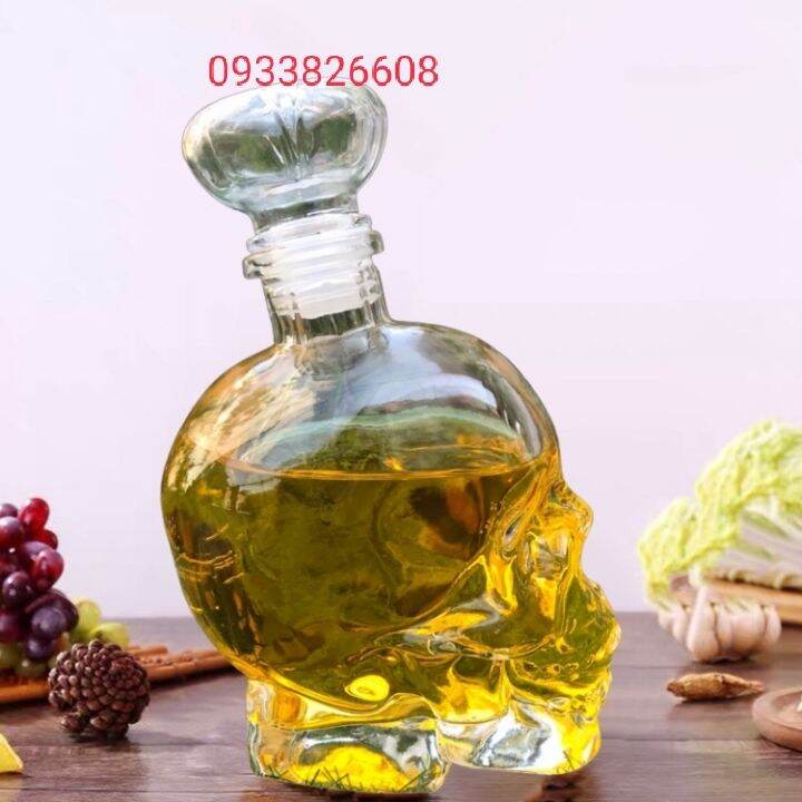Chai đựng ruợu thủy tinh cao cấp hình Đầu Lâu hàng độc dung tích 750ml .