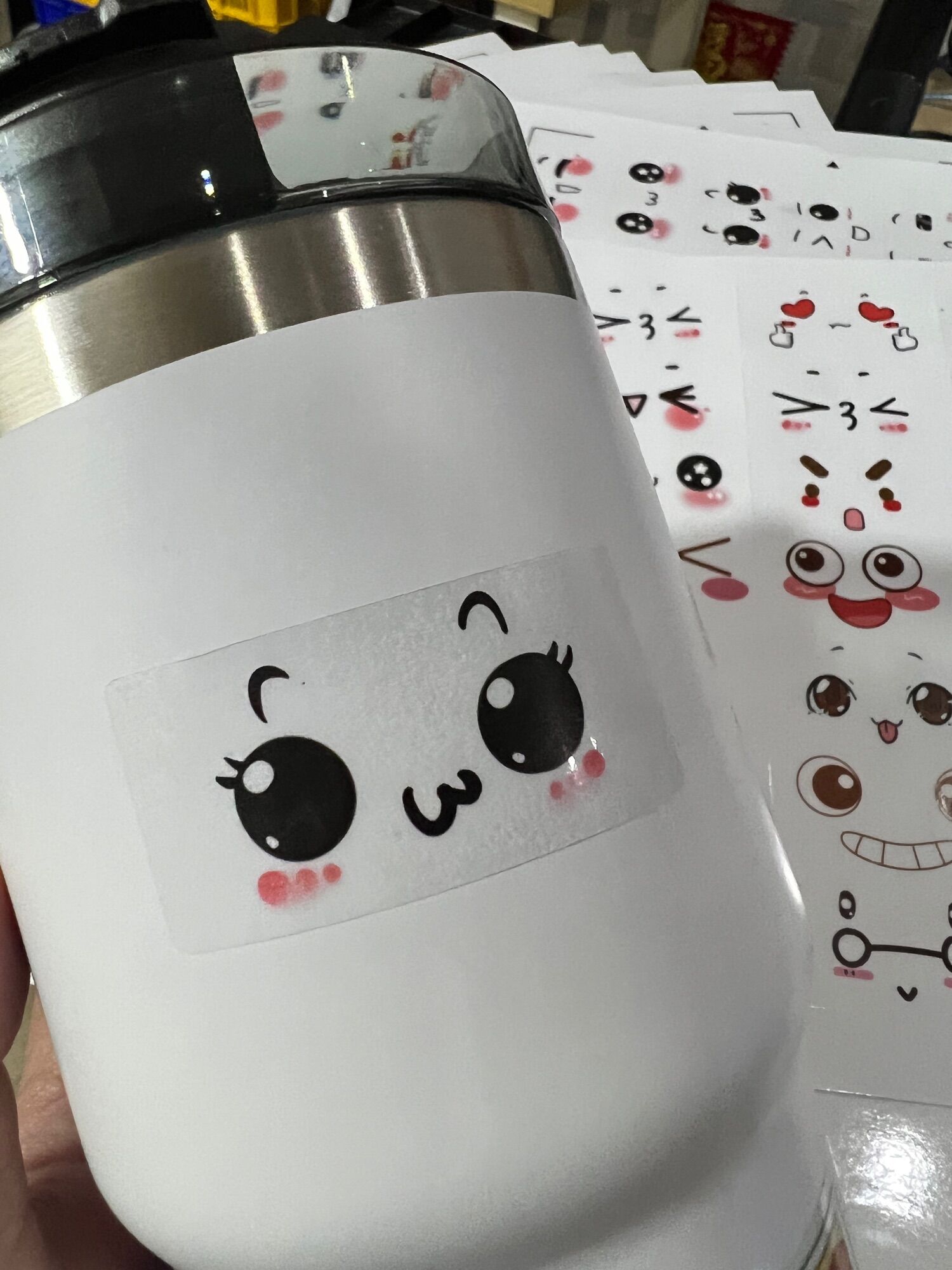 Set 50 sticker decal trong mặt cười cute