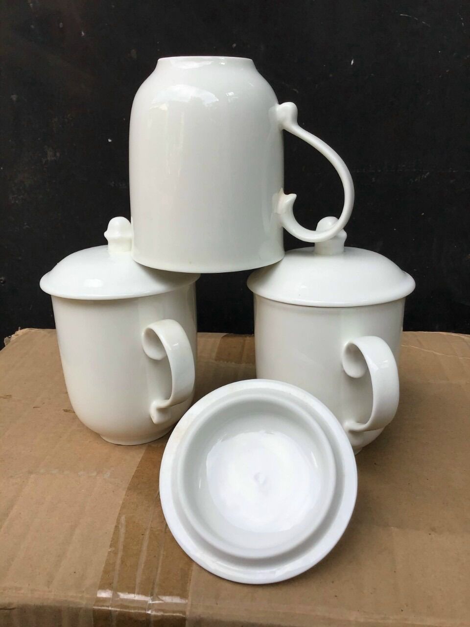 Ly sứ có nắp Minh Châu