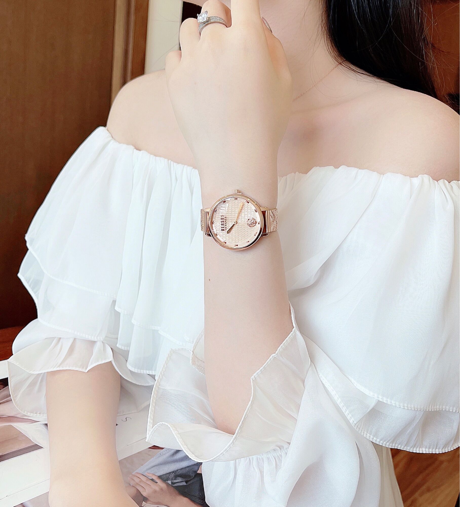 Đồng Hồ Nữ Versus