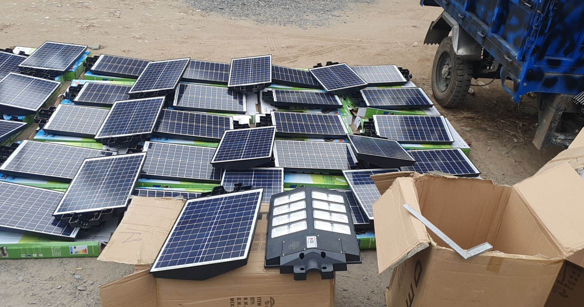 đèn năng lượng mặt trời 400W 2 mặt
