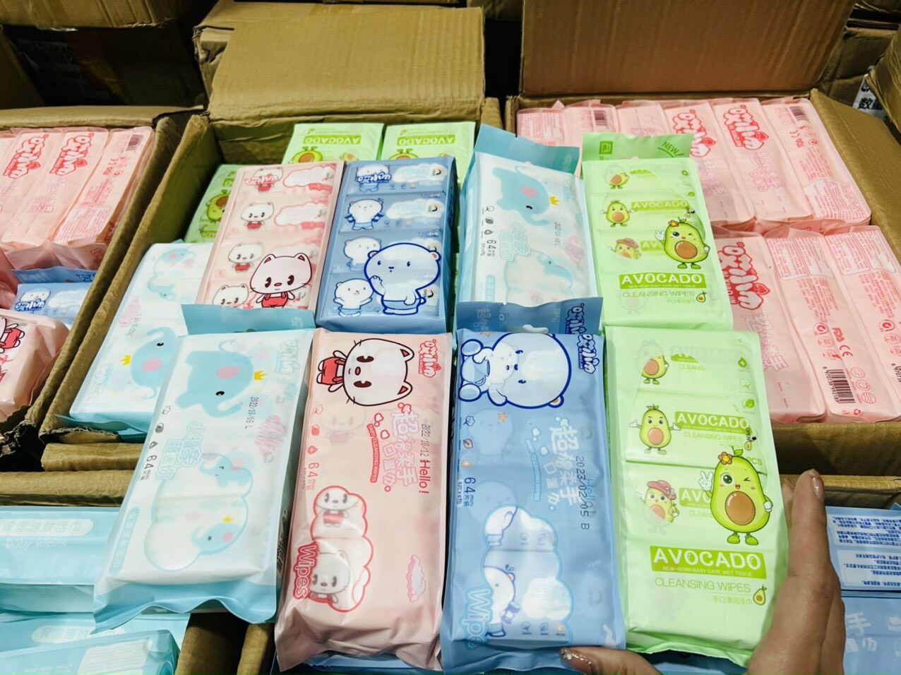 khăn ướt mini gói 64 tờ (8 túi nhỏ trong gói lớn,mỗi gói nhỏ 8 tờ)