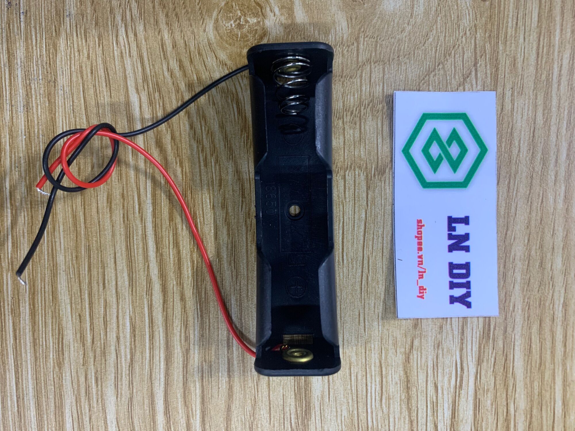 Hộp đựng pin 18650 + 2 dây dẫn siêu bền