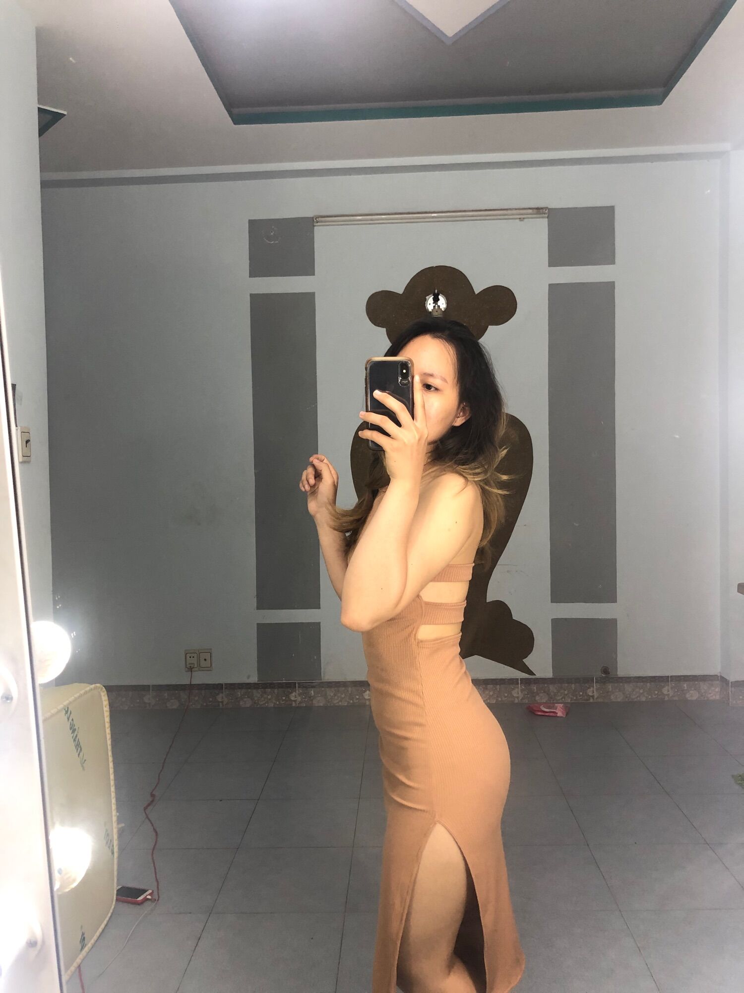 Đầm body cổ yếm hở lưng 04