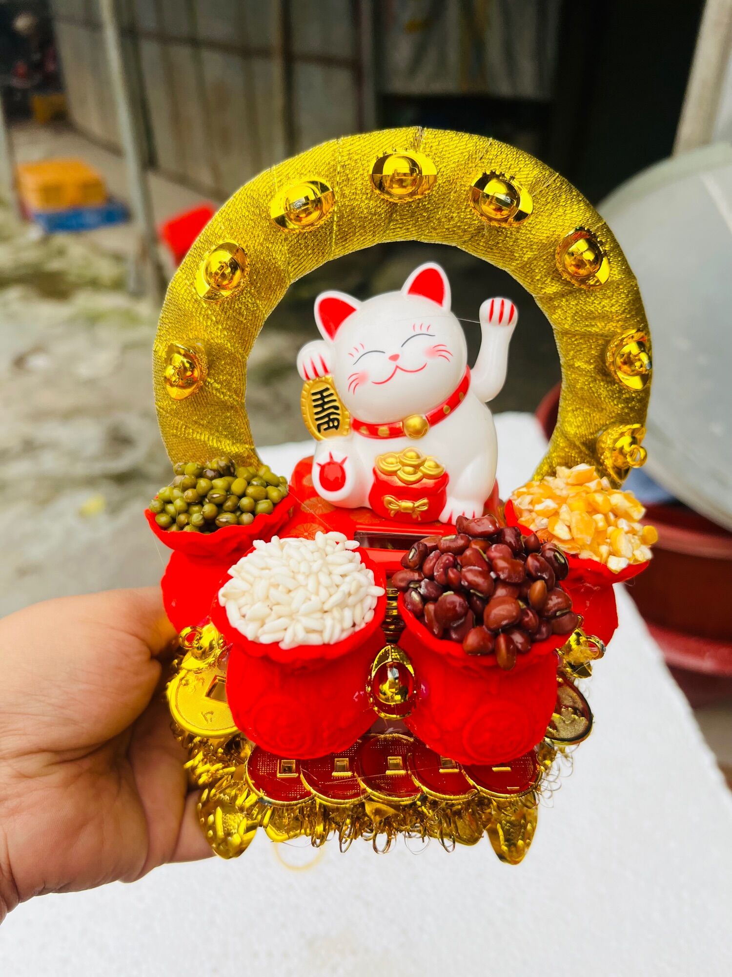 Tháp mèo thần tài
