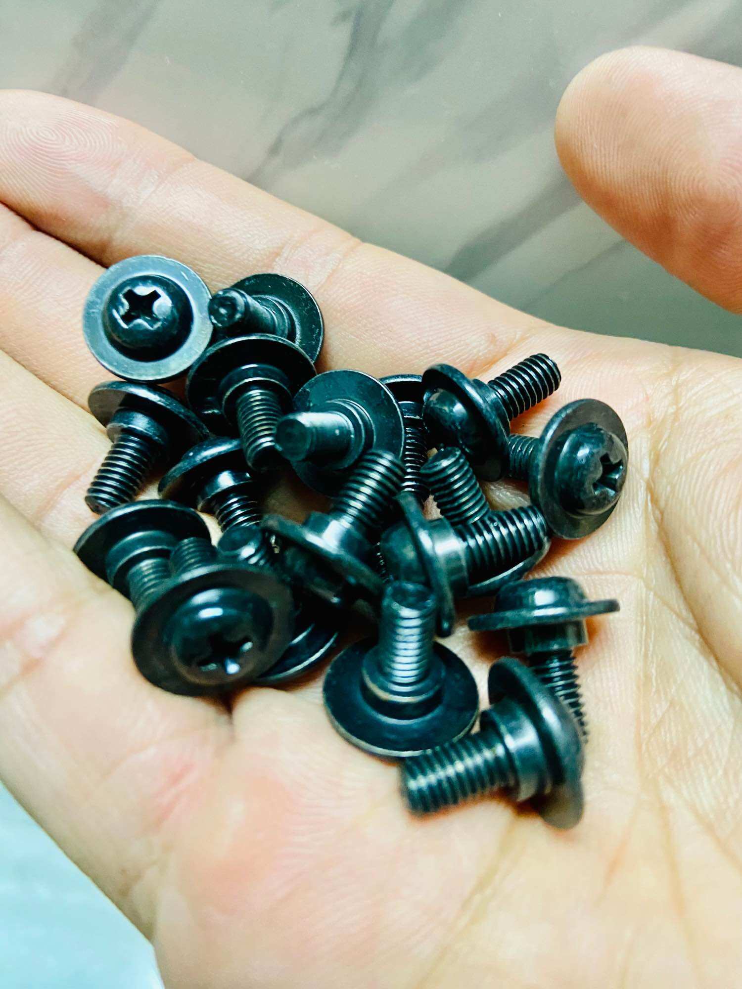 Vít 5mm đầu dù bắt giàn áo - mặt nạ honda vario 125/ click 125/ ab 125 / future / lead125 / sh mode / pcx / vision2014 / shvn 2012 /shvn 2017 / winner / wave