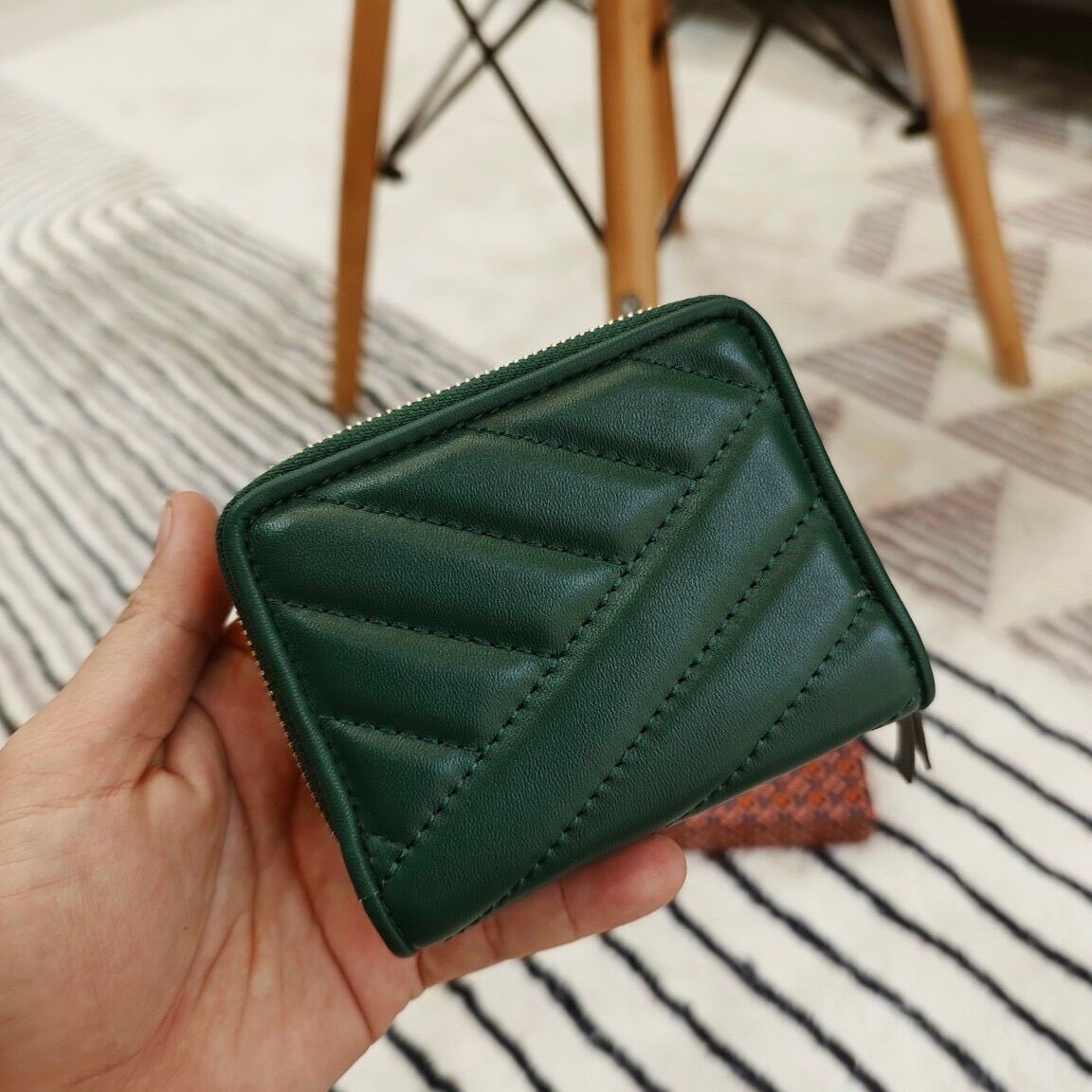 Ví Burch Kira Chevron kinh điển