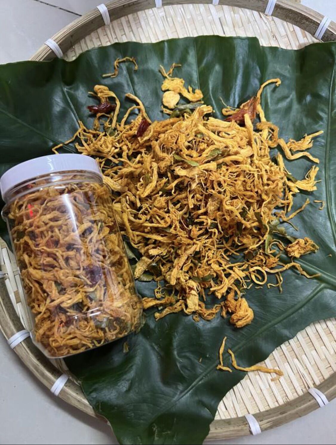 Hộp khô gà lá chanh 200g