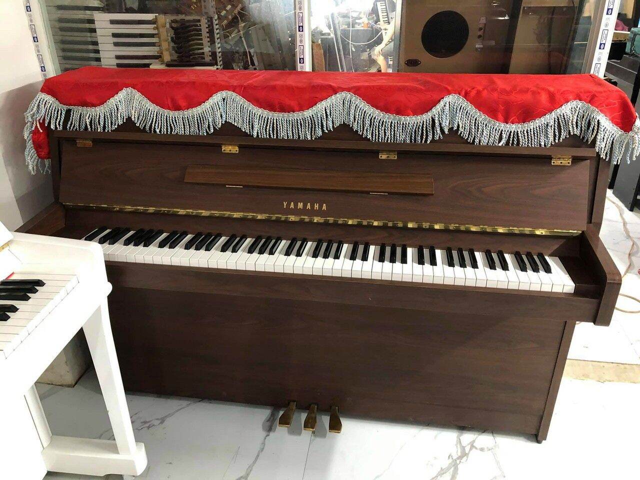 Piano Yamaha MC101