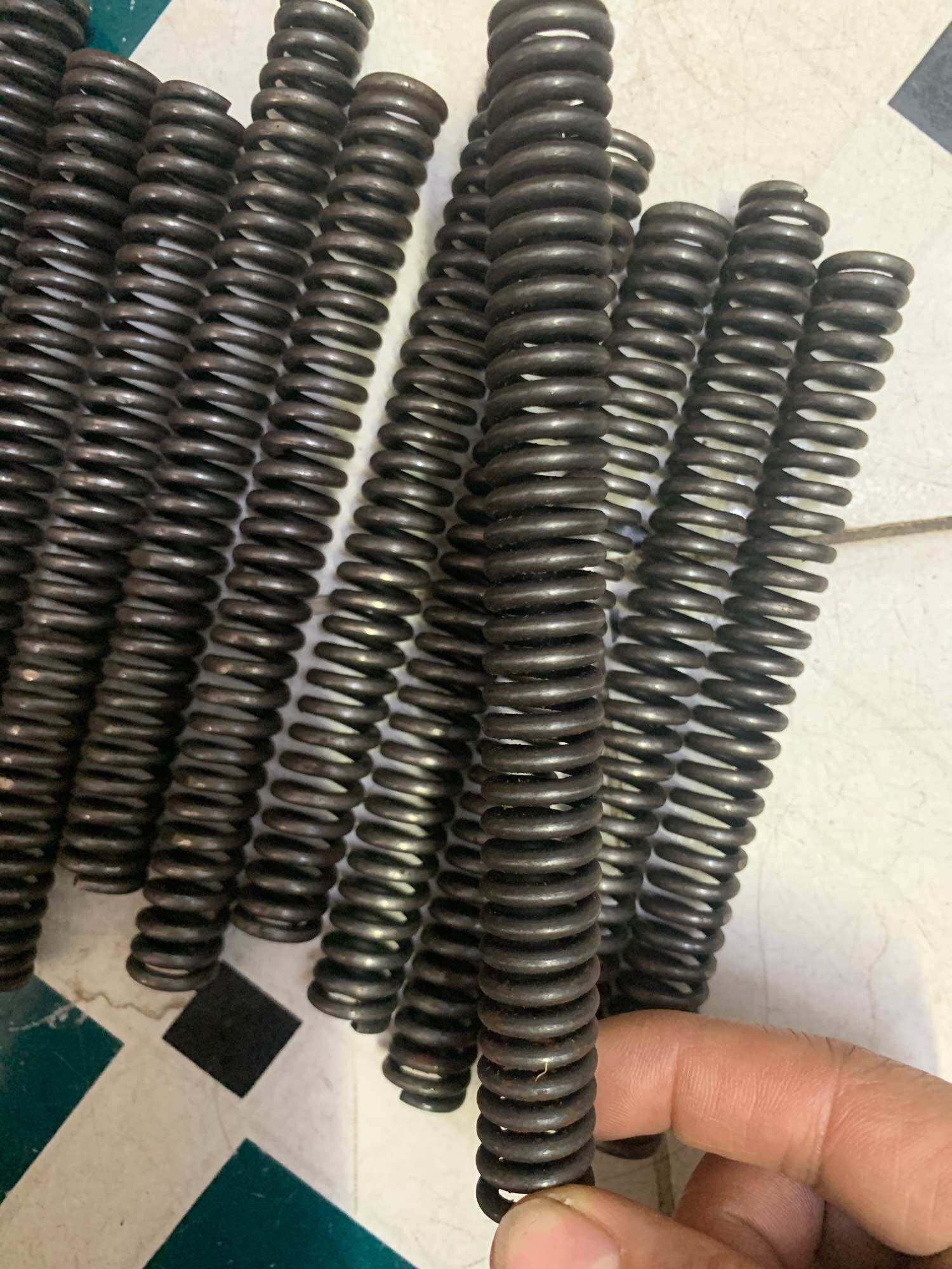 Lò xo nén phi 16 (sợi 3mm dài 160mm bước 2mm)👍👍👍