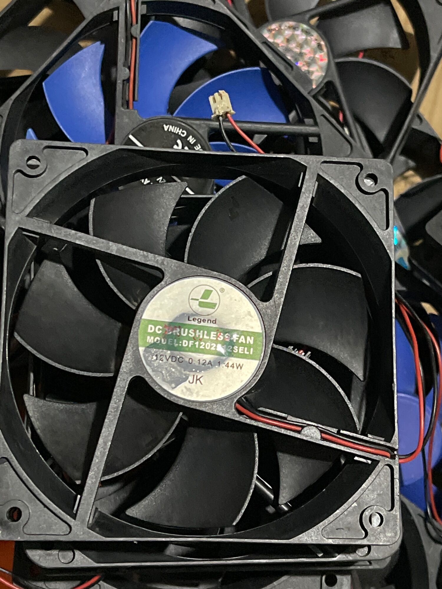 (Clearance) 12V DC fan size fan (12x12cm)