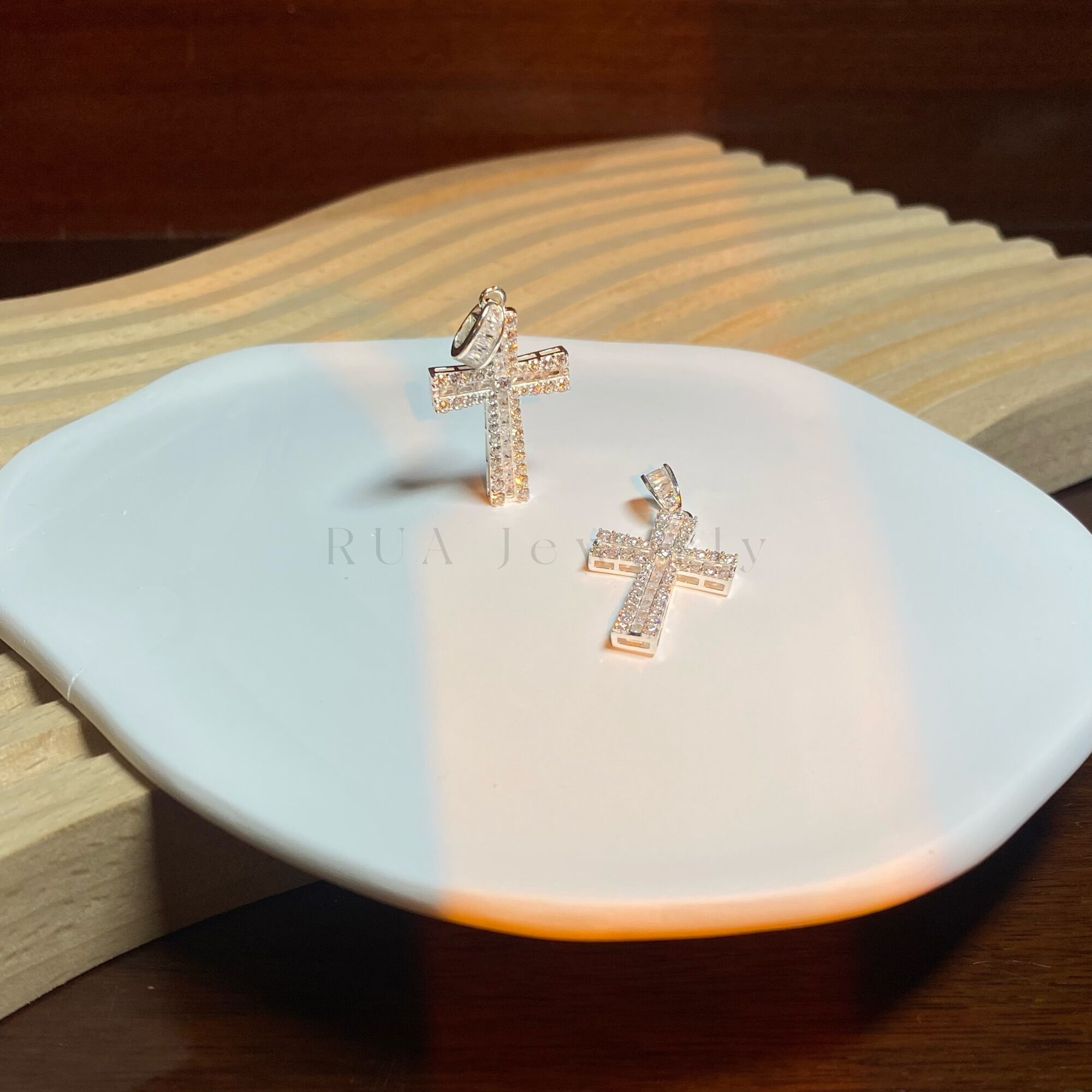Mặt dây thánh giá bạc rua md001