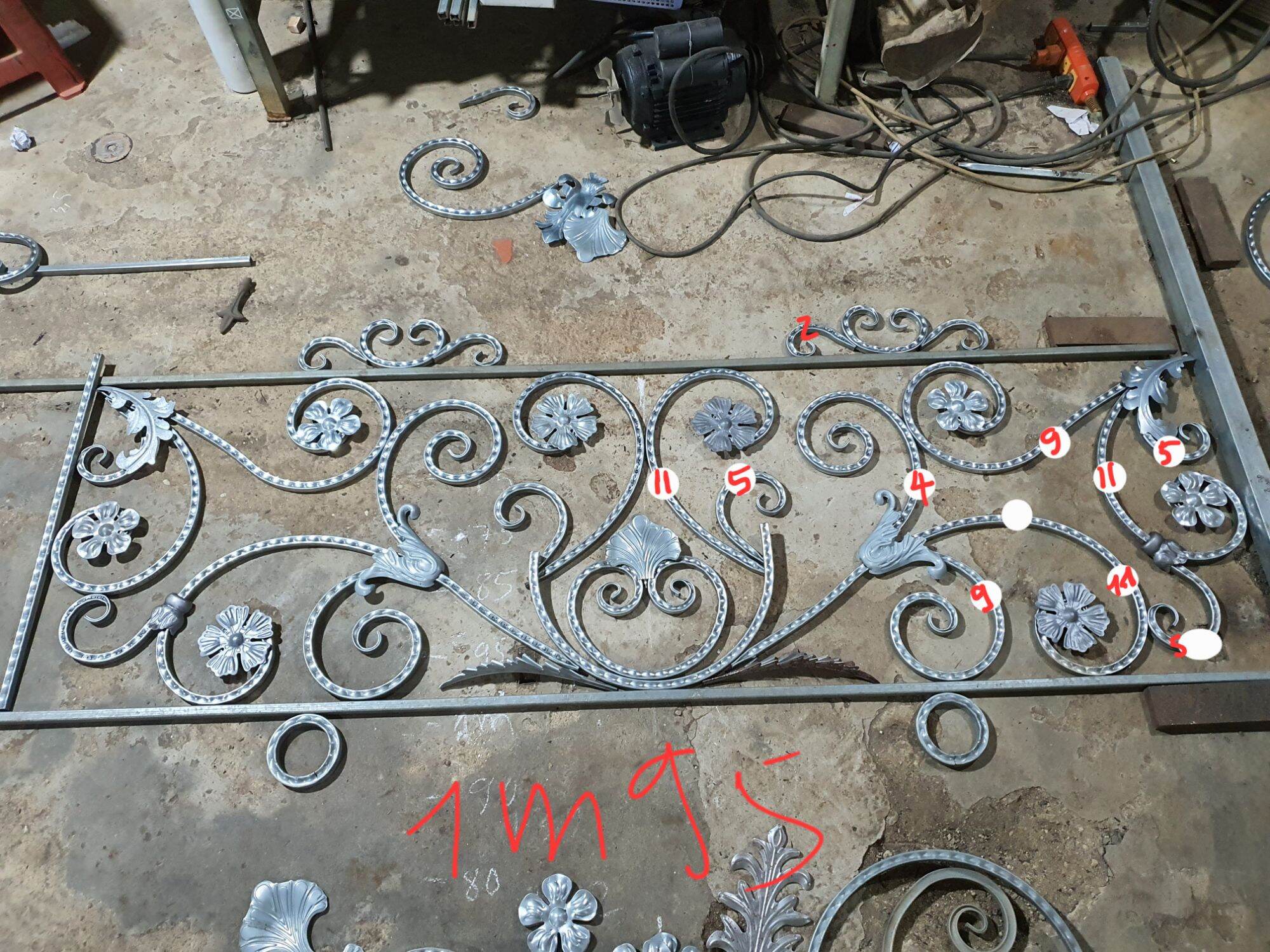 lá dứa sắt dập dài (Số lượng 10 cái)
