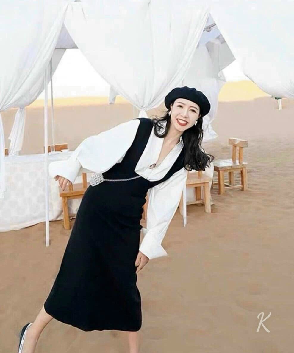 Set yếm body đen kèm sơ mi trắng BG