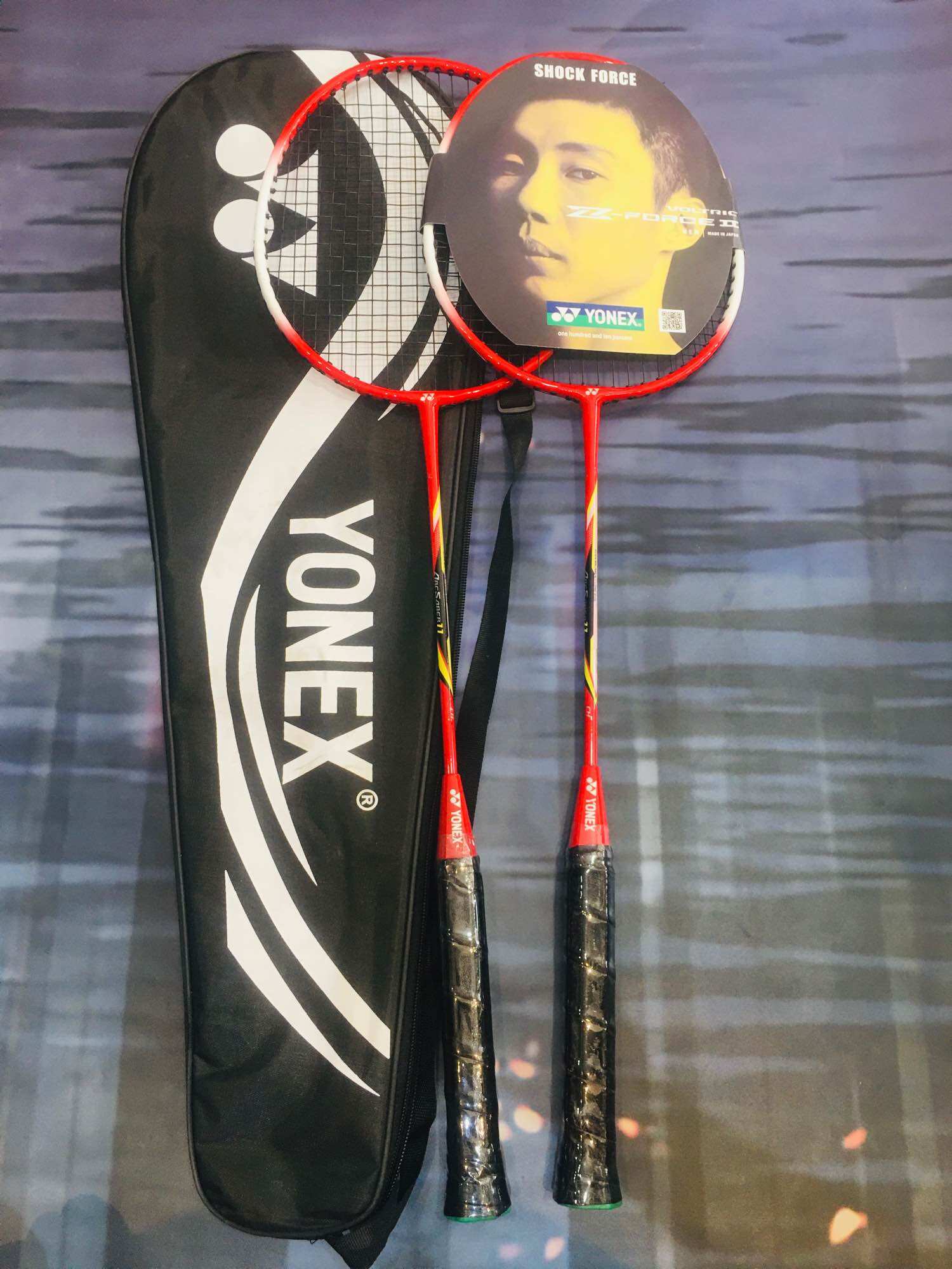 Vợt cầu lông yonex ( 1 cặp 2 chiếc tặng túi )