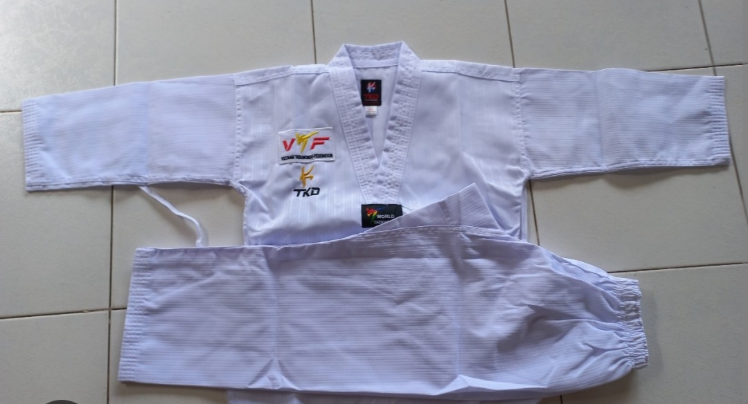 Võ phục 3 sọc Taekwondo phong trào