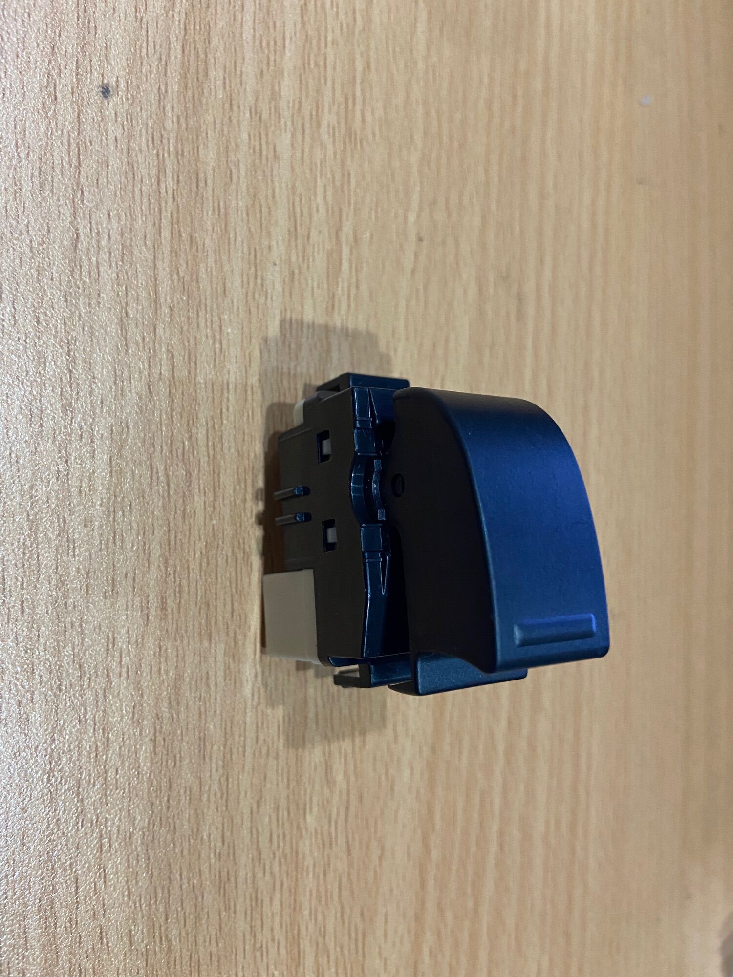 Công tắc lên kính đơn toyota vios,altis,camry 2003-2007