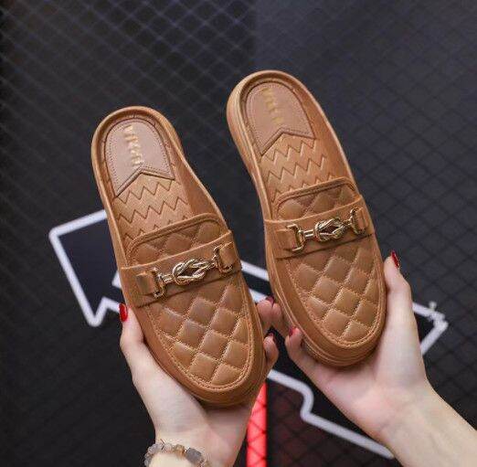 Dép sục mủ khóa xích