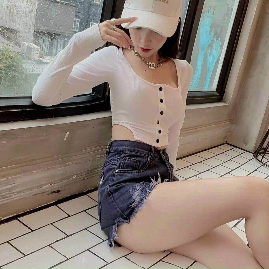 Áo croptop  kiểu  siêu hot nút cài(B.C)