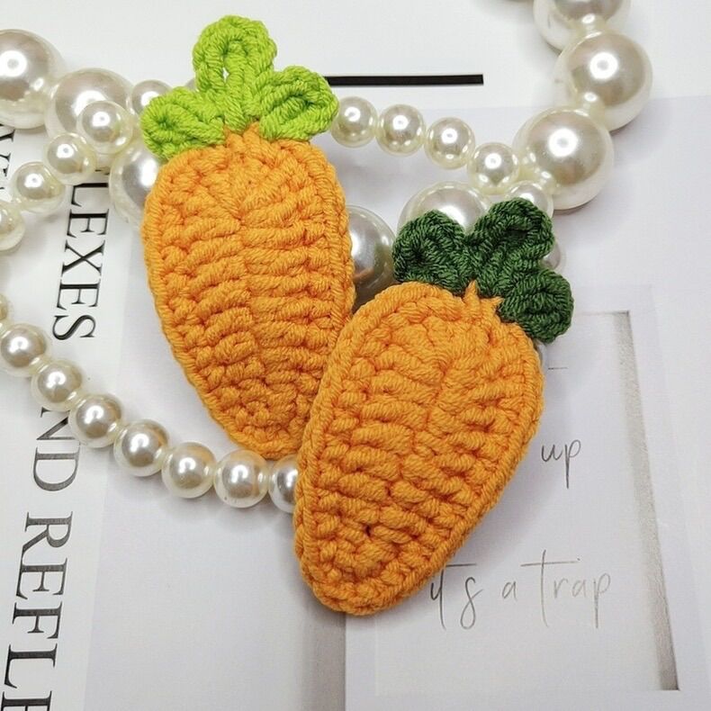 Kẹp tóc củ cà rốt bằng len handmade