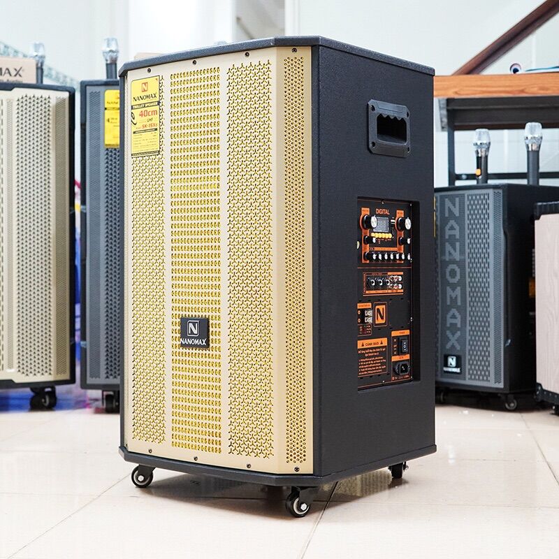 Loa karaoke di động nanomax sk-15x6 (loa 3 đường tiếng, 1 bass 40cm 4tấc, 1 loa trung, 1 loa treble, công suất 650w, 2 micro uhf karaoke chuyên nghiệp)