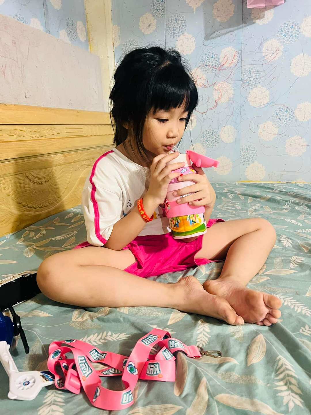 BÌNH NƯỚC KUN VÔ CỰC NHỰA LÚA MẠCH