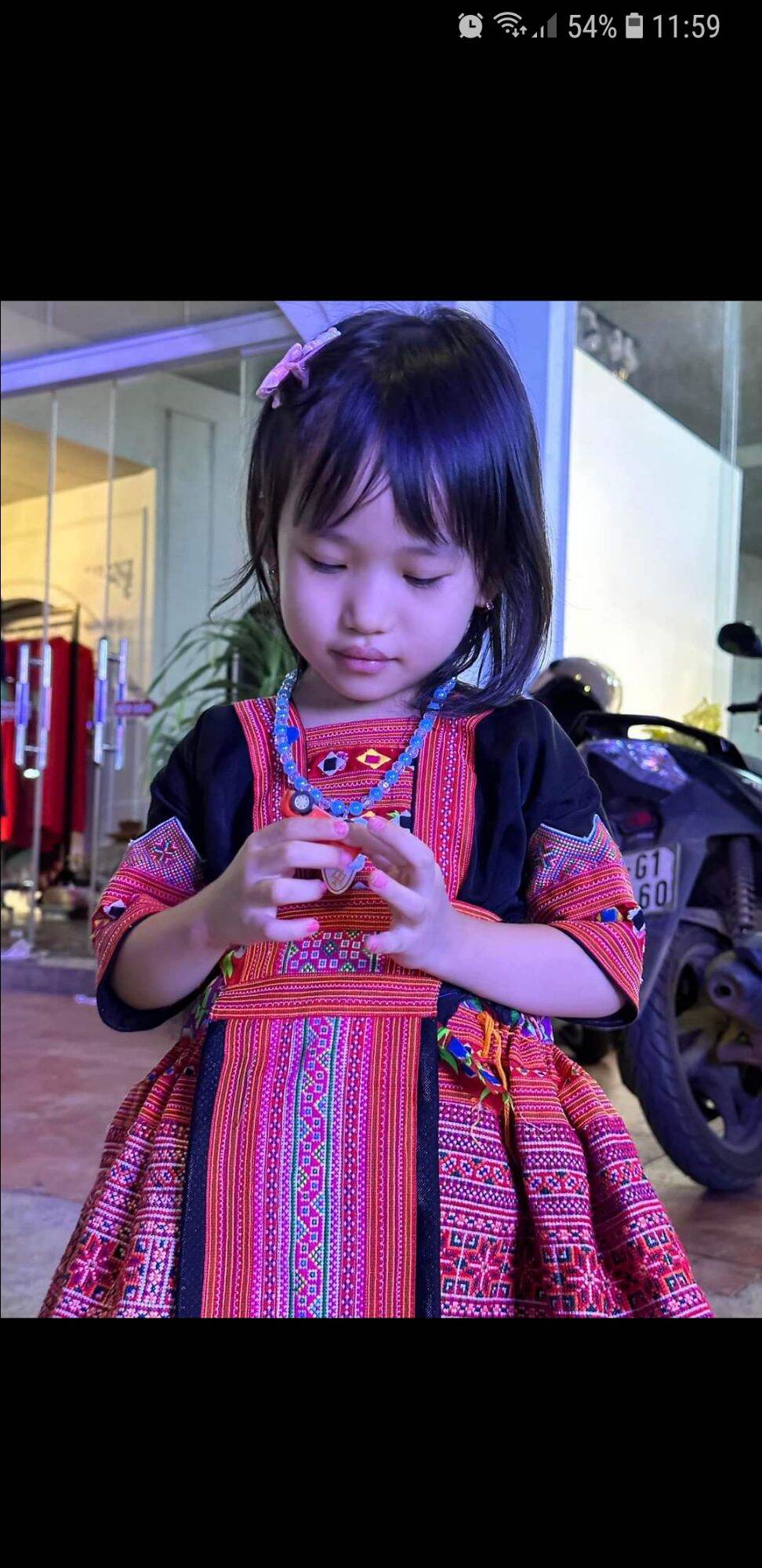 Váy Mông thêu trẻ con từ 3-6 tuổi ( 033 88 22 363)