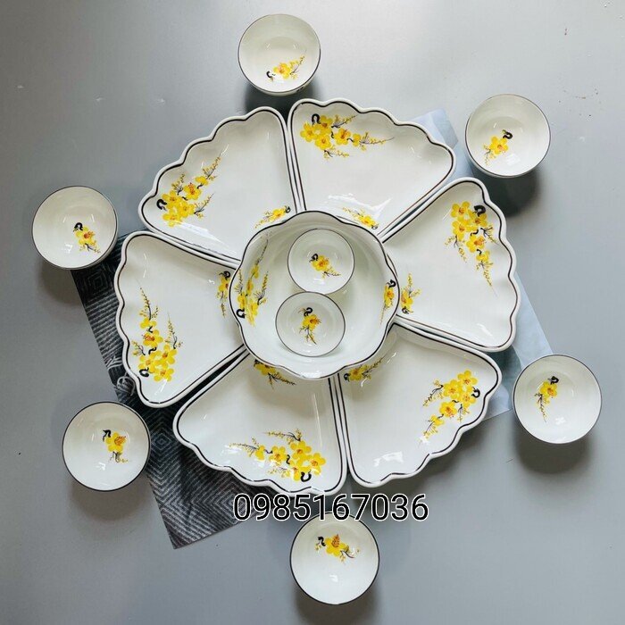 Bộ bát đĩa hoa mặt trời vẽ mai vàng đường kính 55cm.Hàng gốm sứ Bát Tràng.
