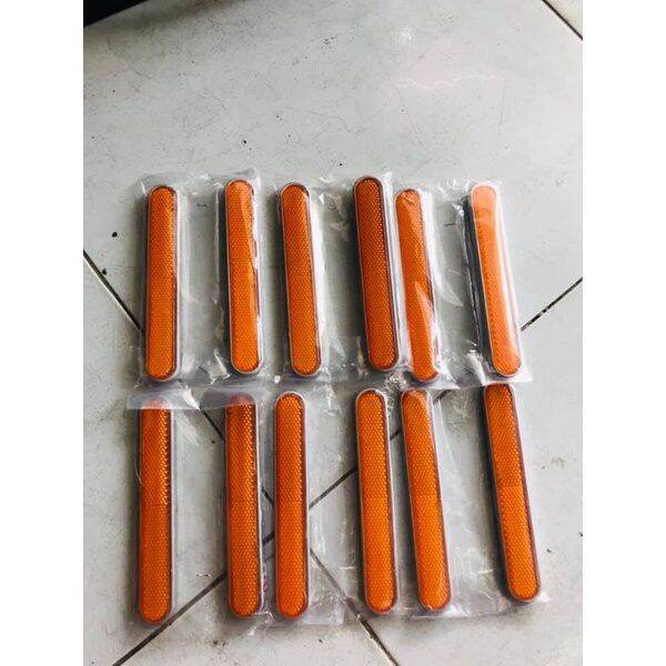 Mắt mèo dán phuộc trước xe máy