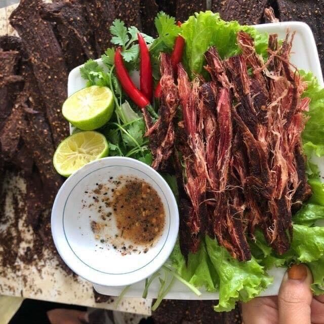 Thịt Trâu gác bếp tặng kèm chẩm chéo Tây Bắc