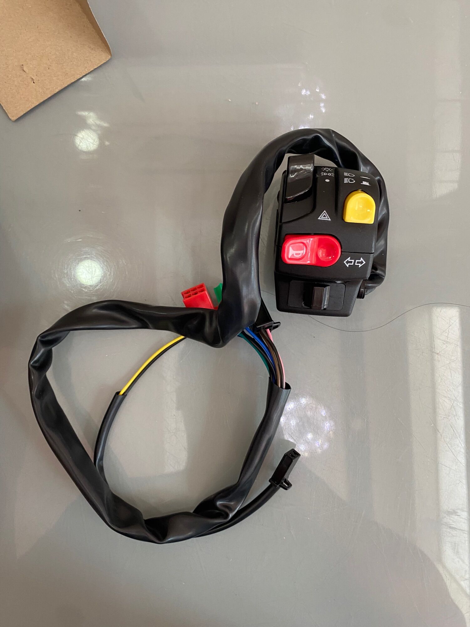 Cùm Công Tắc Domino Ducati