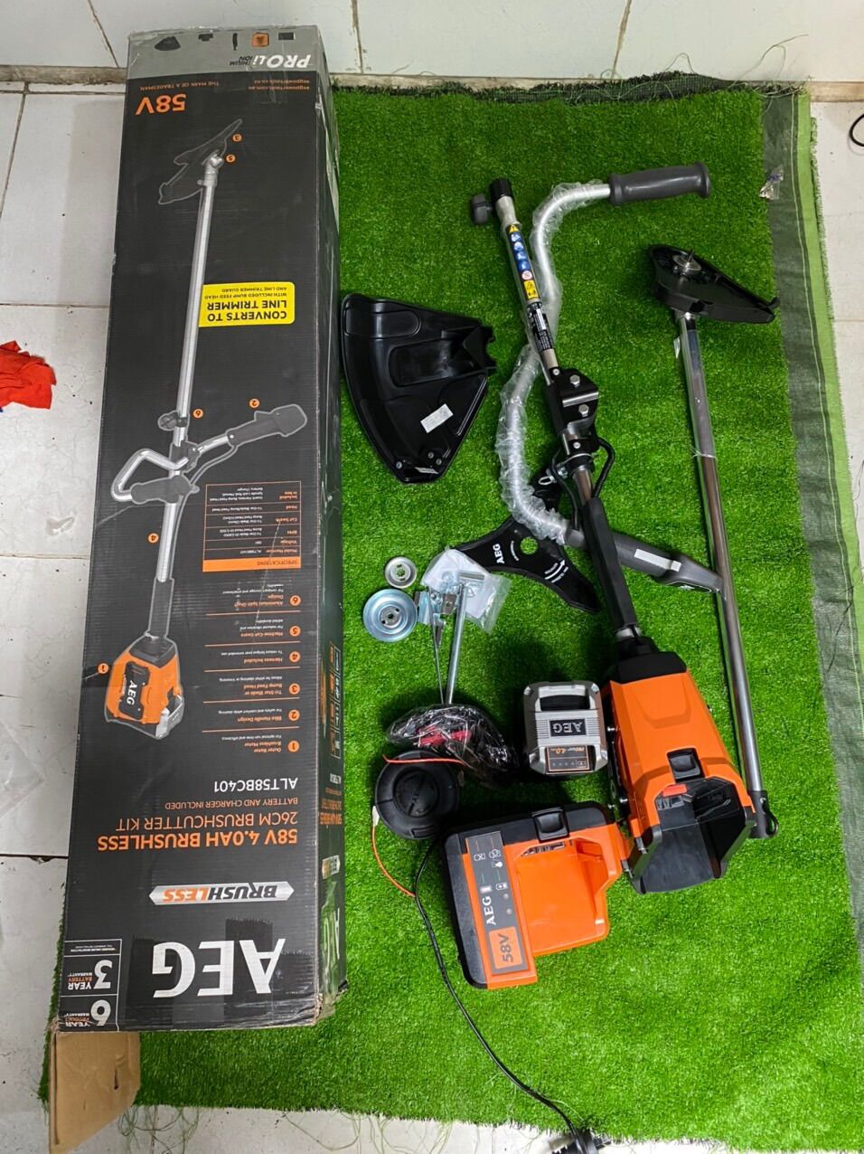 Máy cắt co pin AEG 58v