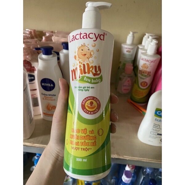 Lactacyd Milky Tắm Gội Trẻ Em 250 ml Chai