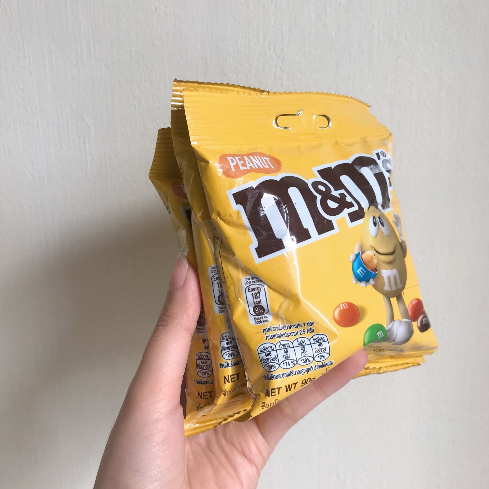Combo 2 gói kẹo socola m&m’s nhân đậu phộng 180g tặng 1 gói cùng loại
