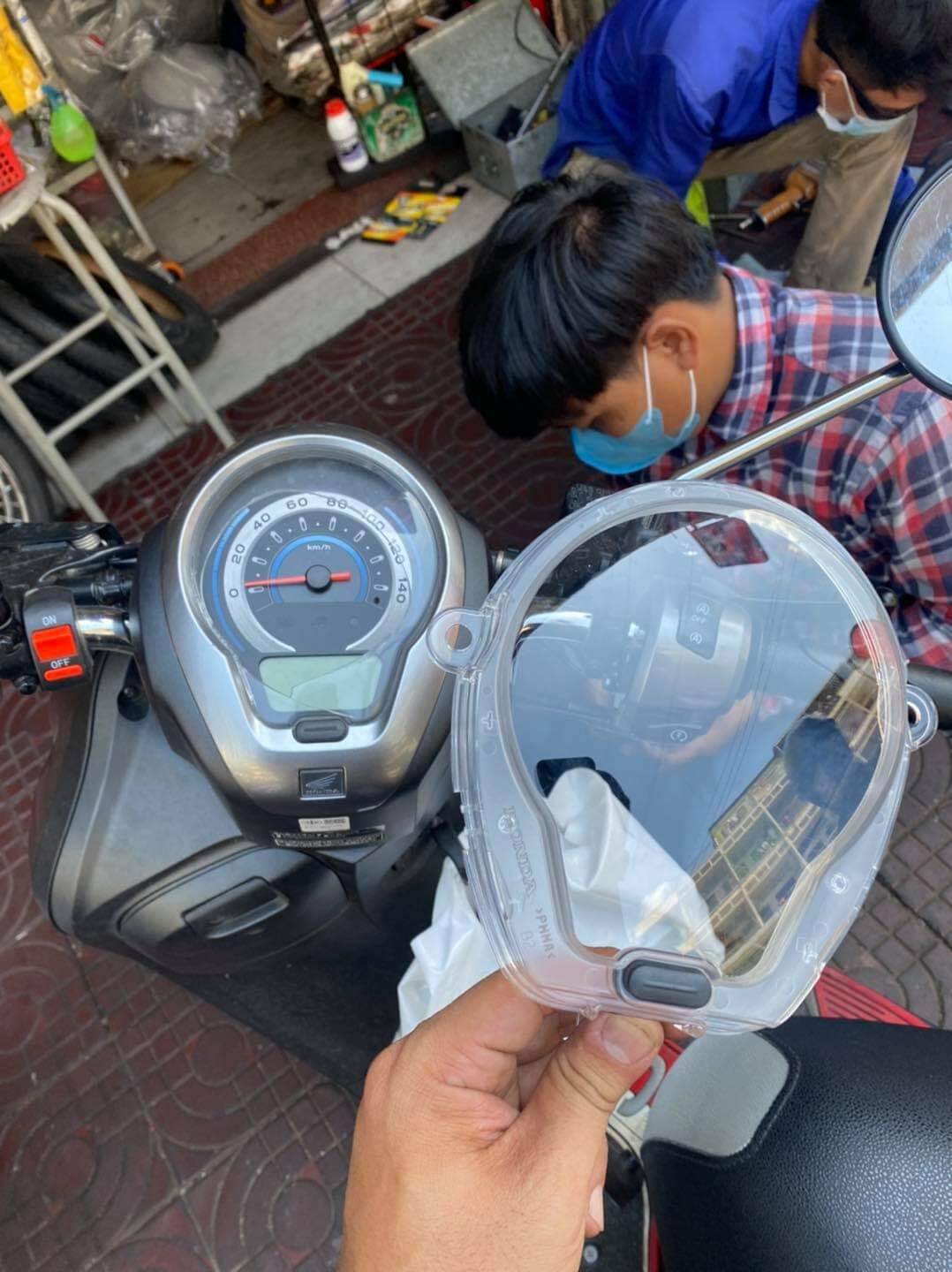 Mica Đồng Hồ Scoopy 2021