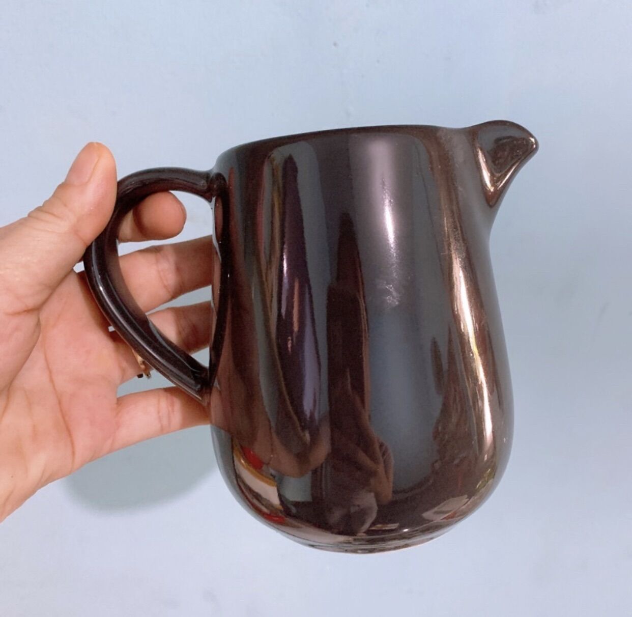 Bình rót trà bằng gốm sứ