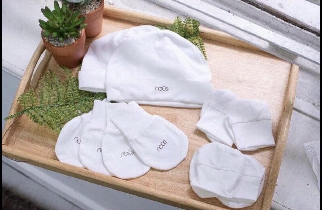 SÉT MŨ, BAO CHÂN, BAO TAY TRẮNG NOUS