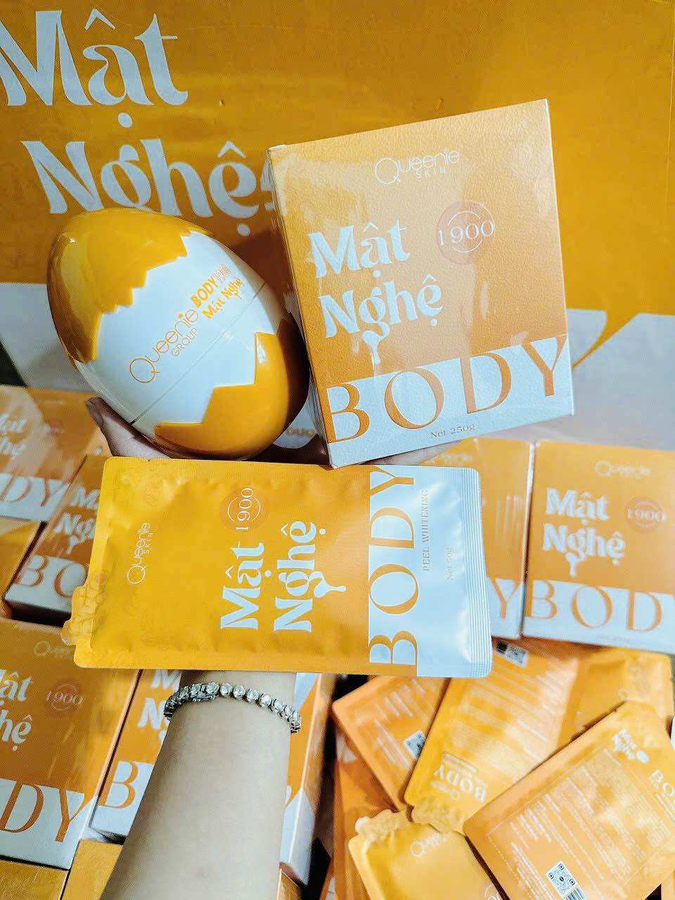 Kem Body trứng vàng MẬT NGHỆ Queeni