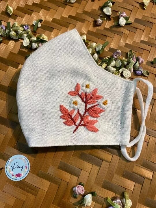Khẩu trang thêu tay vải linen (handmade by Pong)