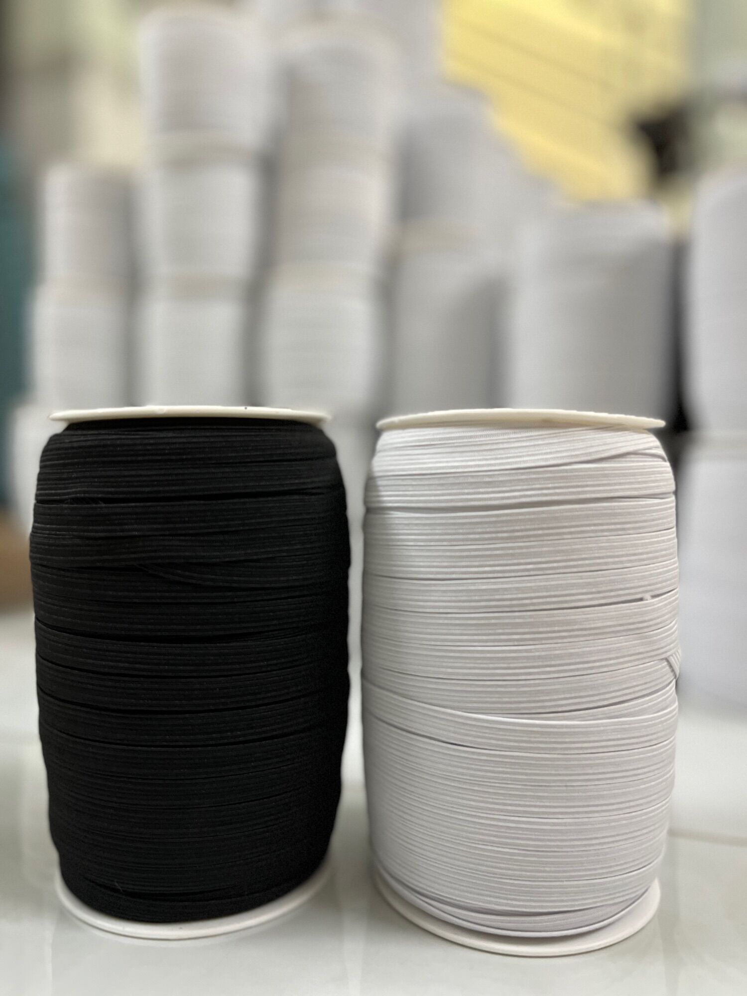 Thun luồn quần bản 8li màu đen, trắng dài 100m