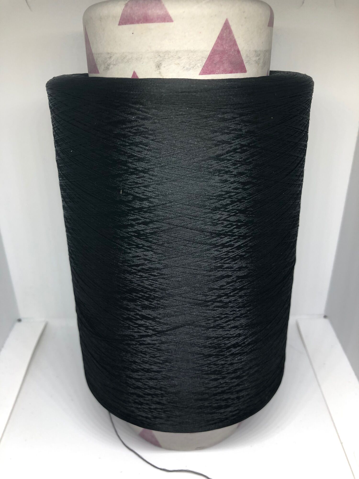 Tơ vắt sổ màu đen 150 Hạnh Liễu ( 1 cuộn 600g - 650g )