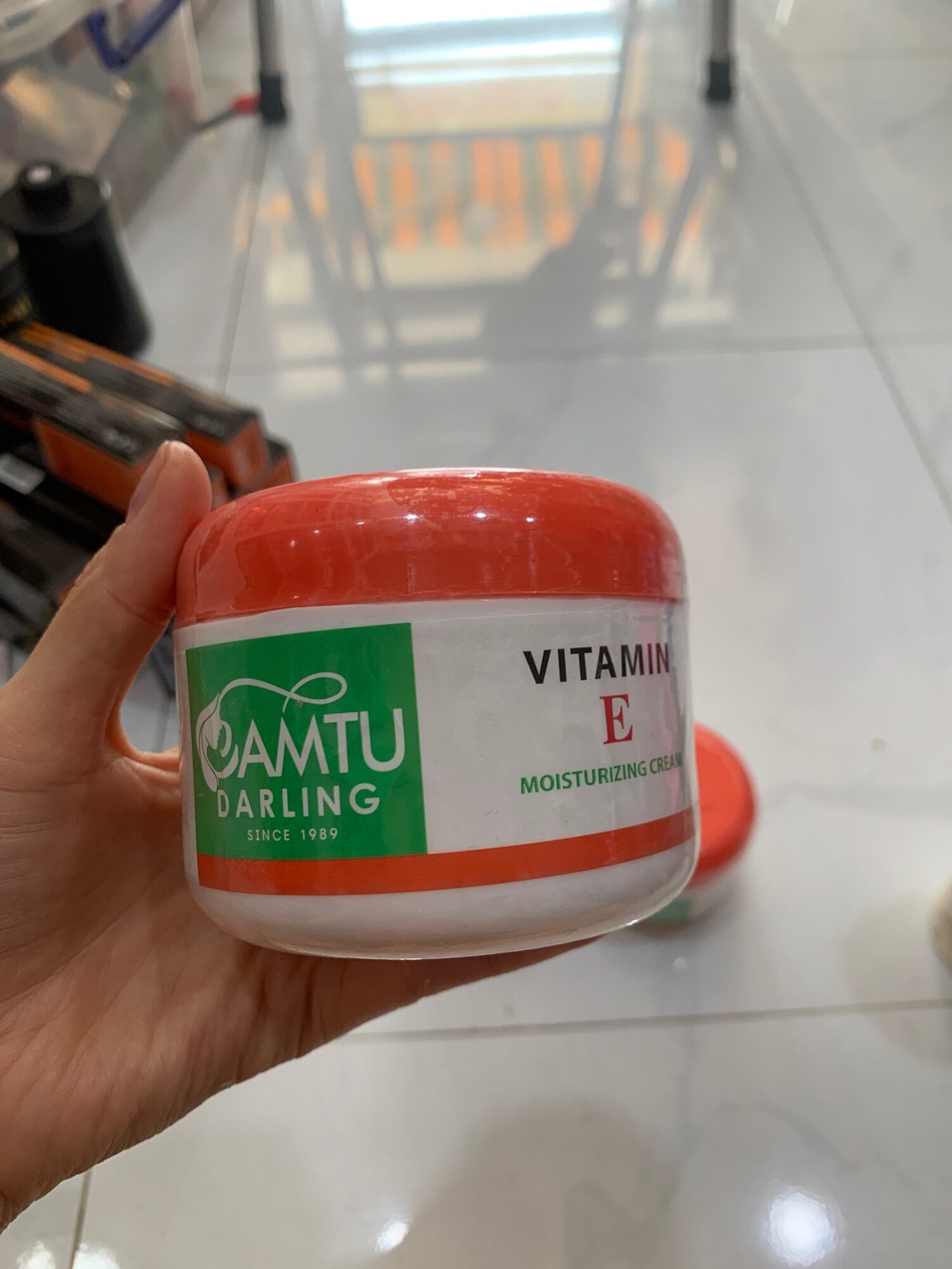 Kem massage giữ ẩm dưỡng da vitamin e