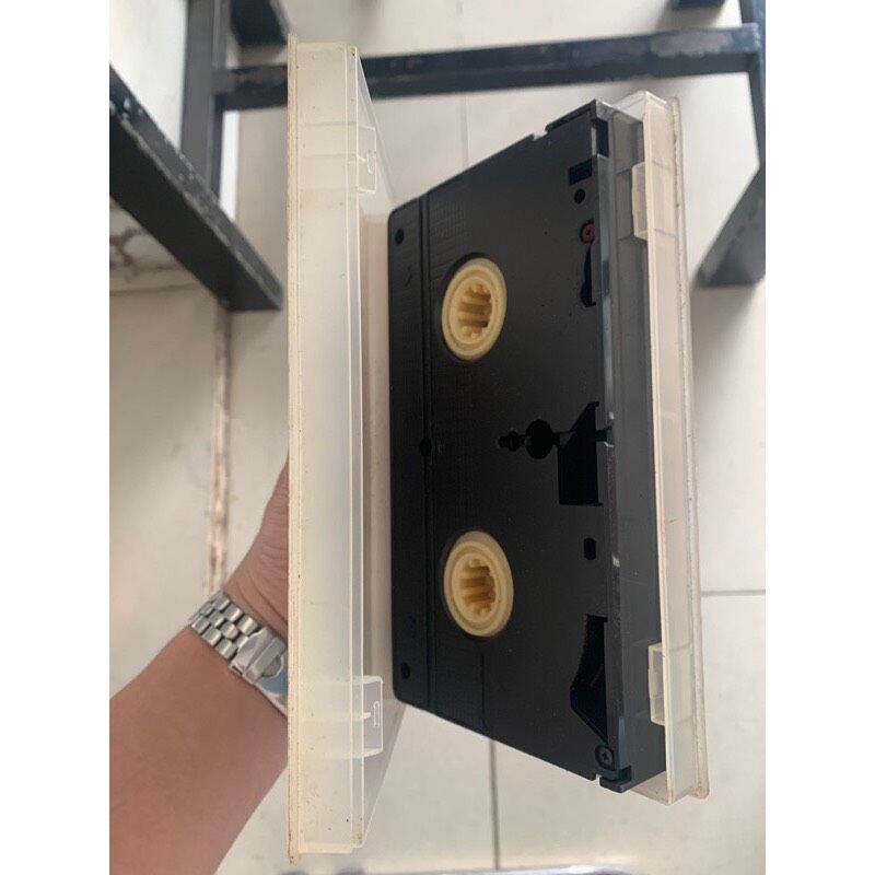 10 Băng video VHS cũ đã qua sử dụng .Dùng để trang trí,deco, vẫn còn dùng được,băng phim,ca nhạc,quay hình ảnh gia đình...v.v..