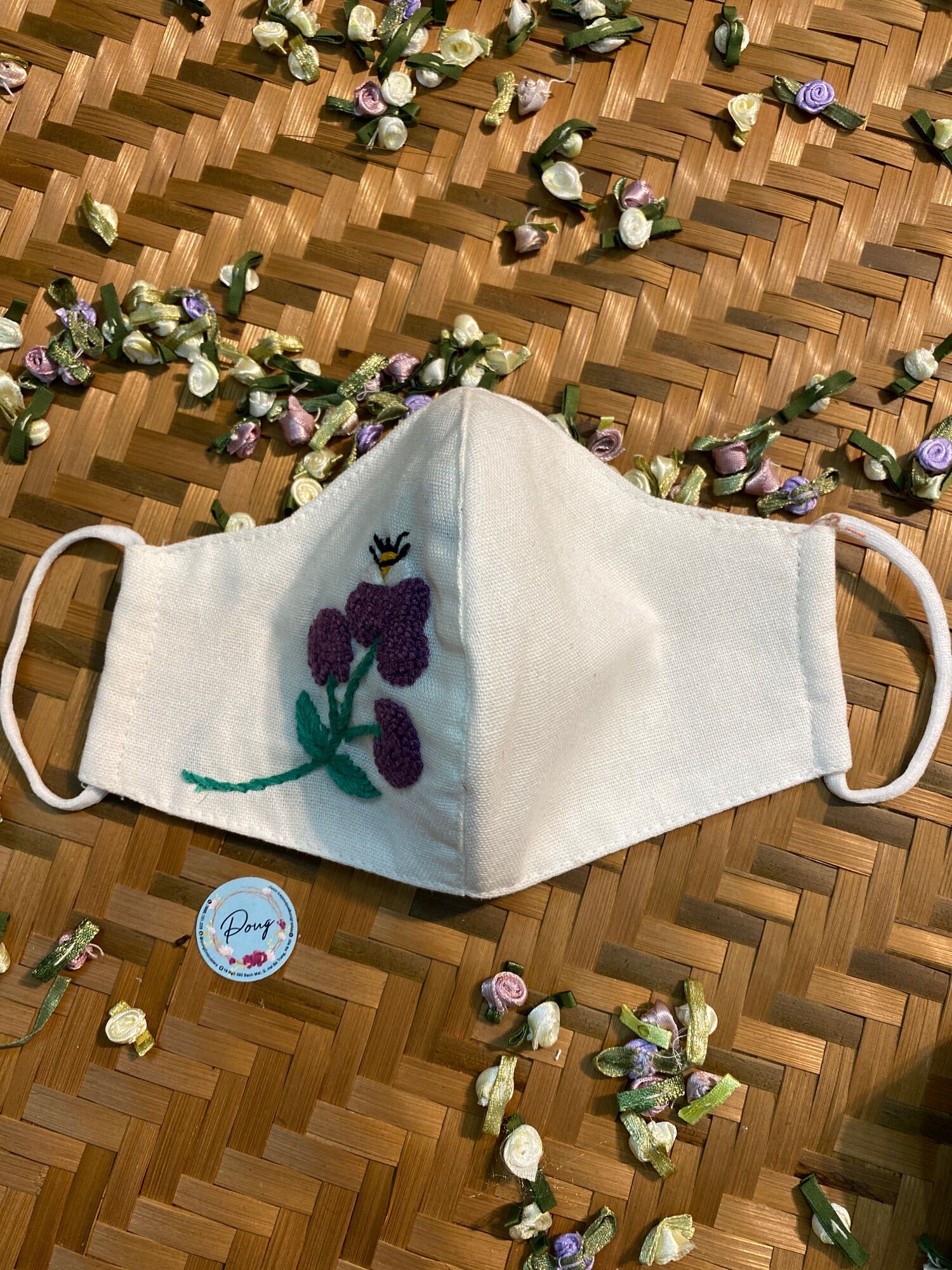 Khẩu trang thêu tay vải linen (handmade by Pong)